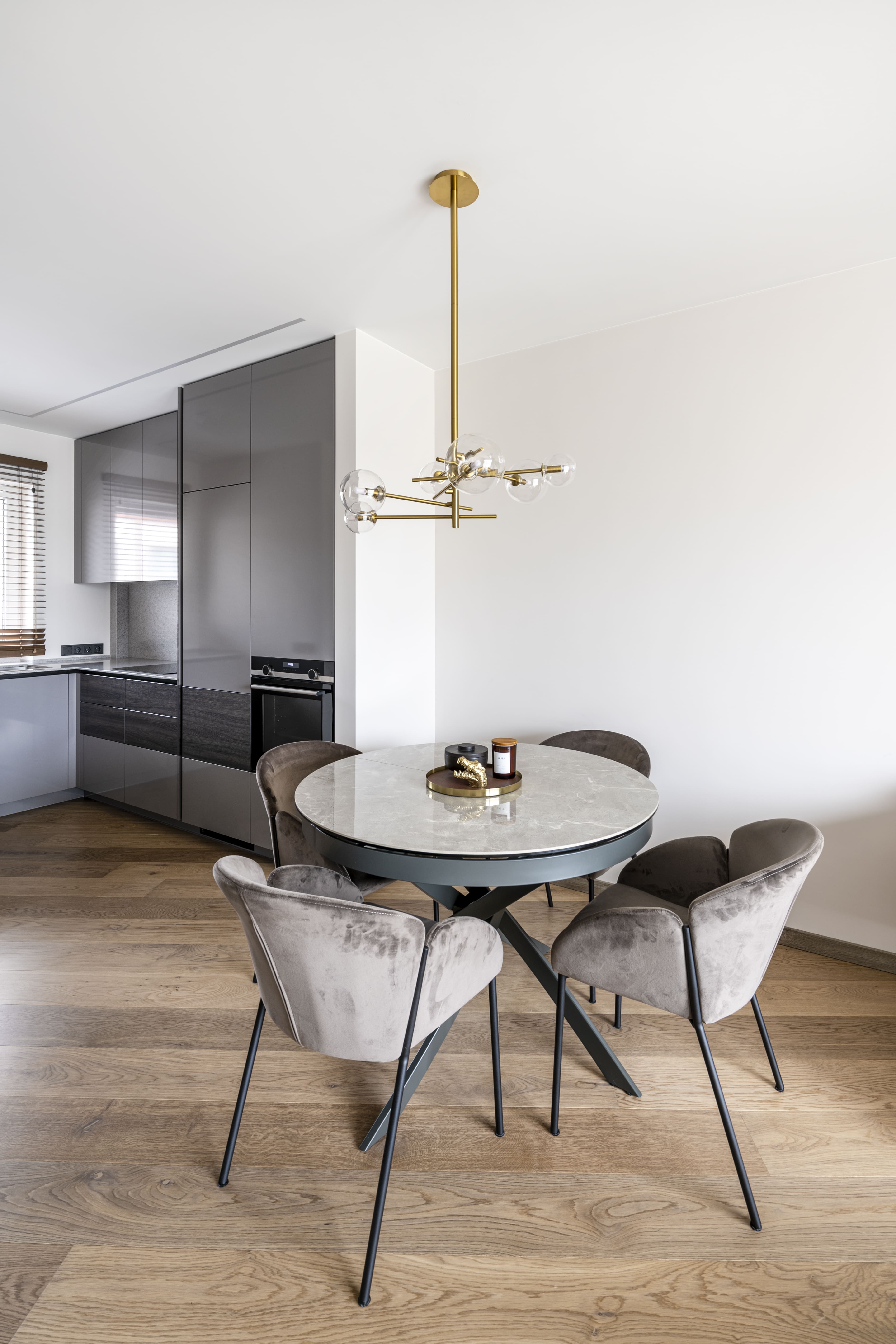 Parketti tammi lankku Basica UV lacquer Everest