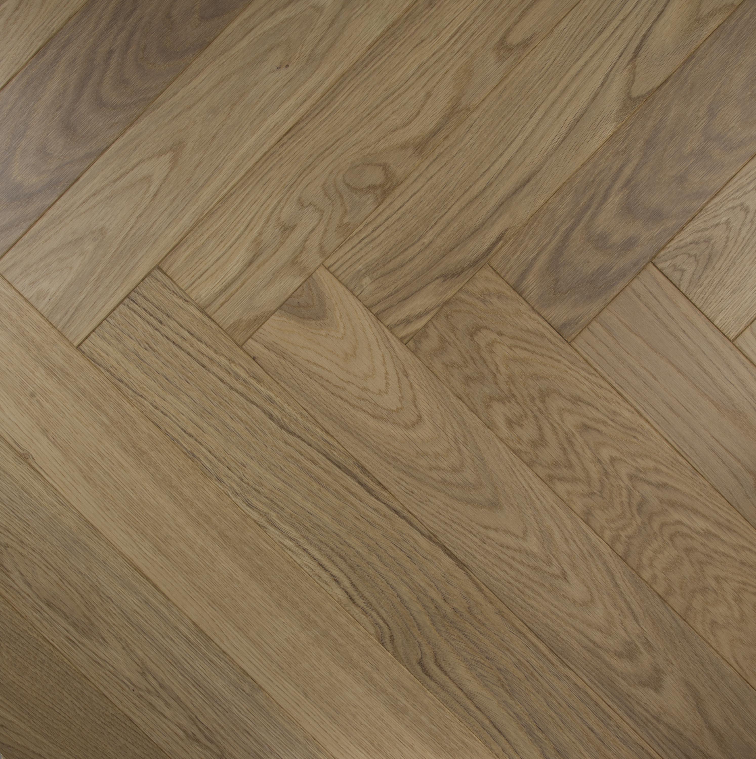 Parketti tammi chevron Basica UV lacquer Tuscany