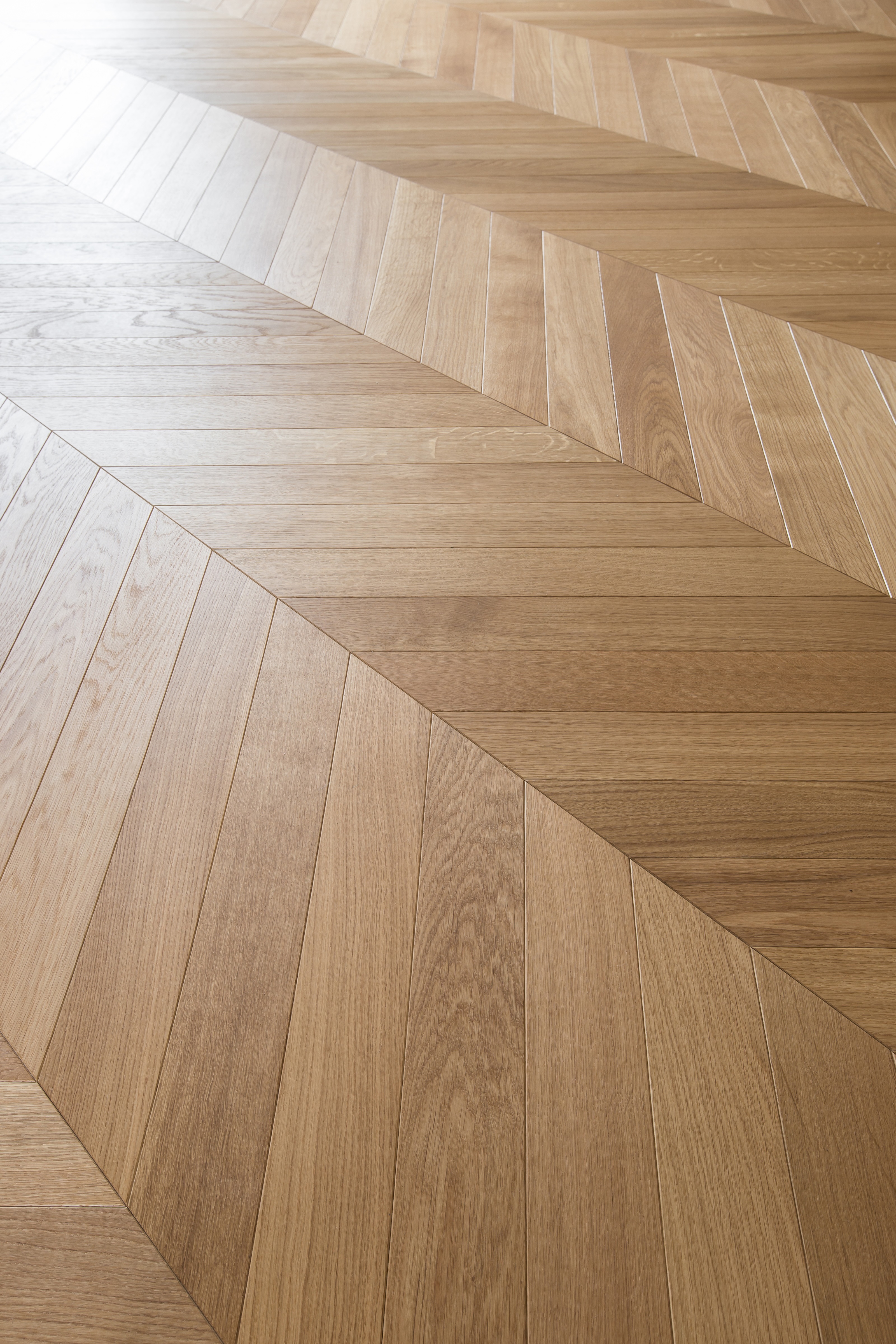 Parketti tammi chevron Moderno UV oil Basic